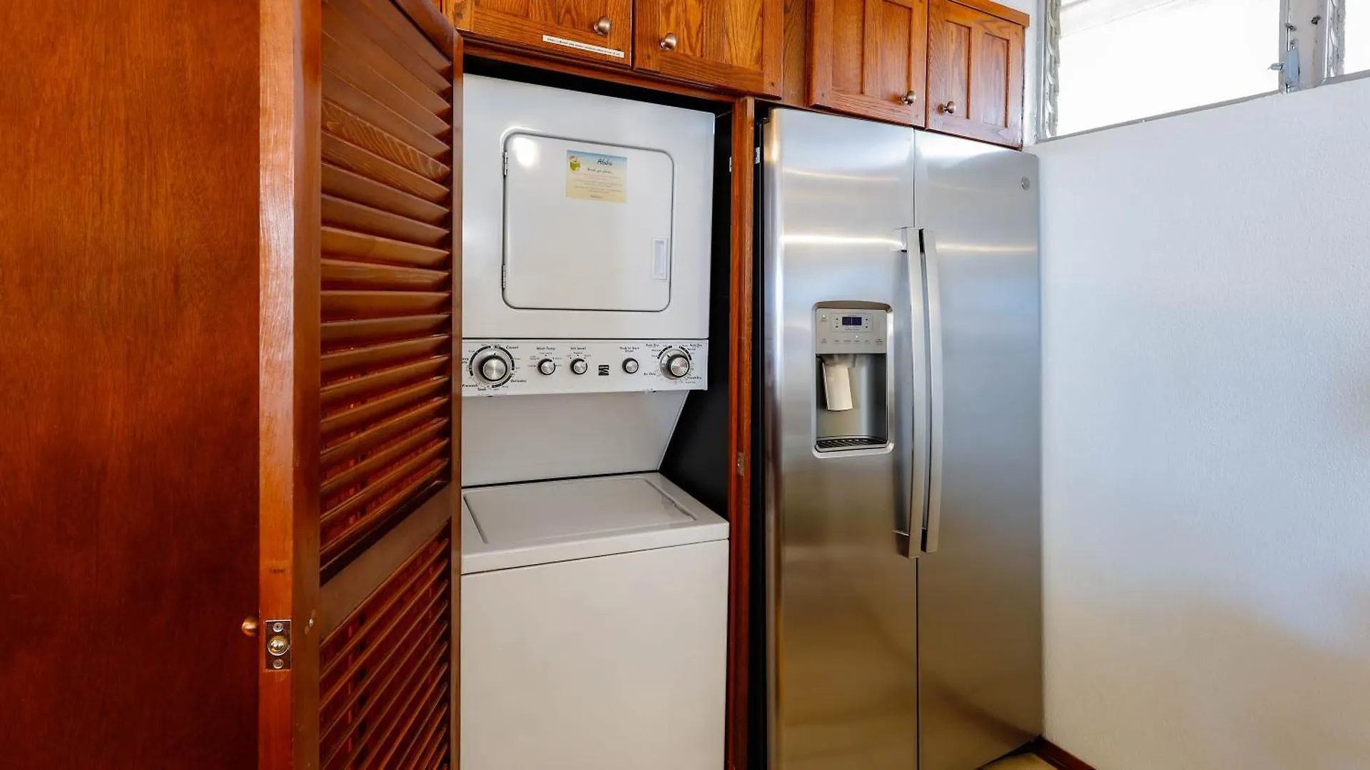 Aparthotel Stunning 1 Bedroom With Ocean And Island Views ~ Sleeps 4 ~ Royal Kahana 514
