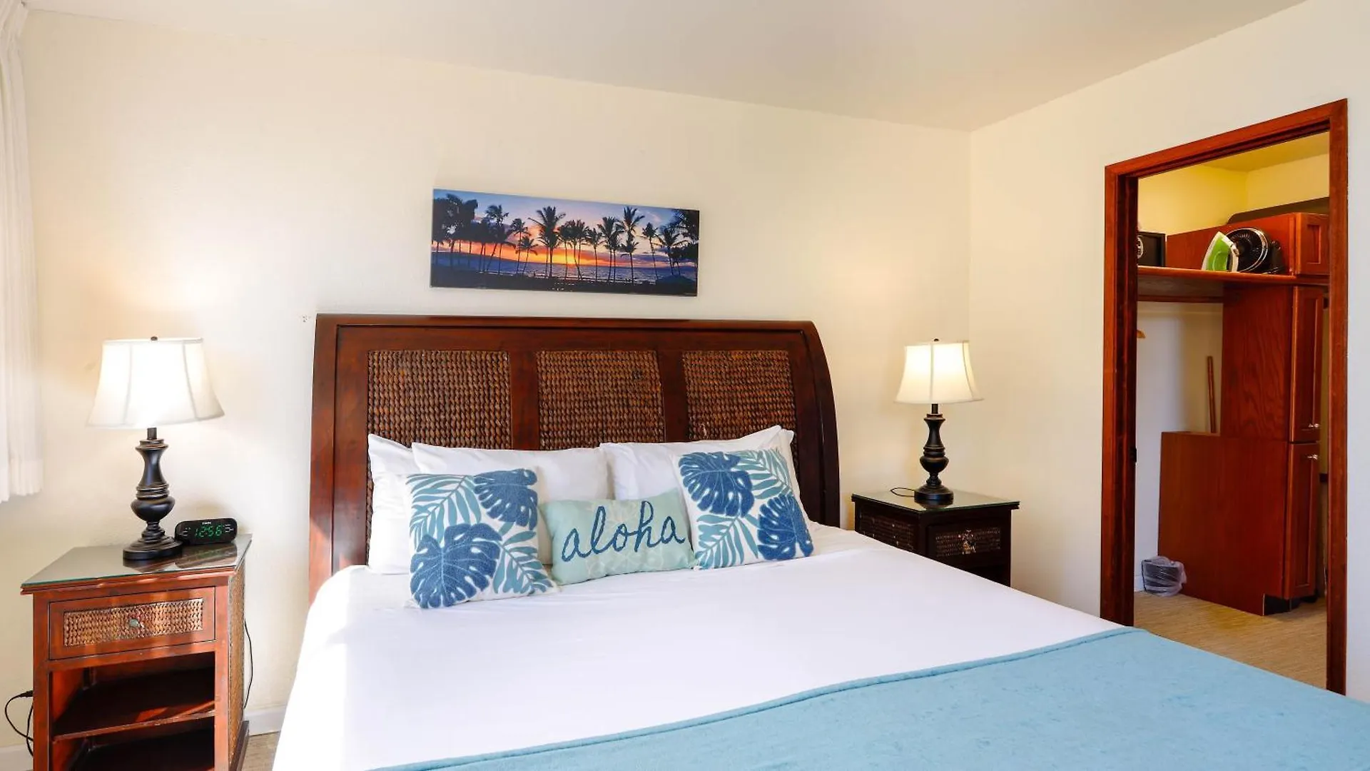 Aparthotel Stunning 1 Bedroom With Ocean And Island Views ~ Sleeps 4 ~ Royal Kahana 514